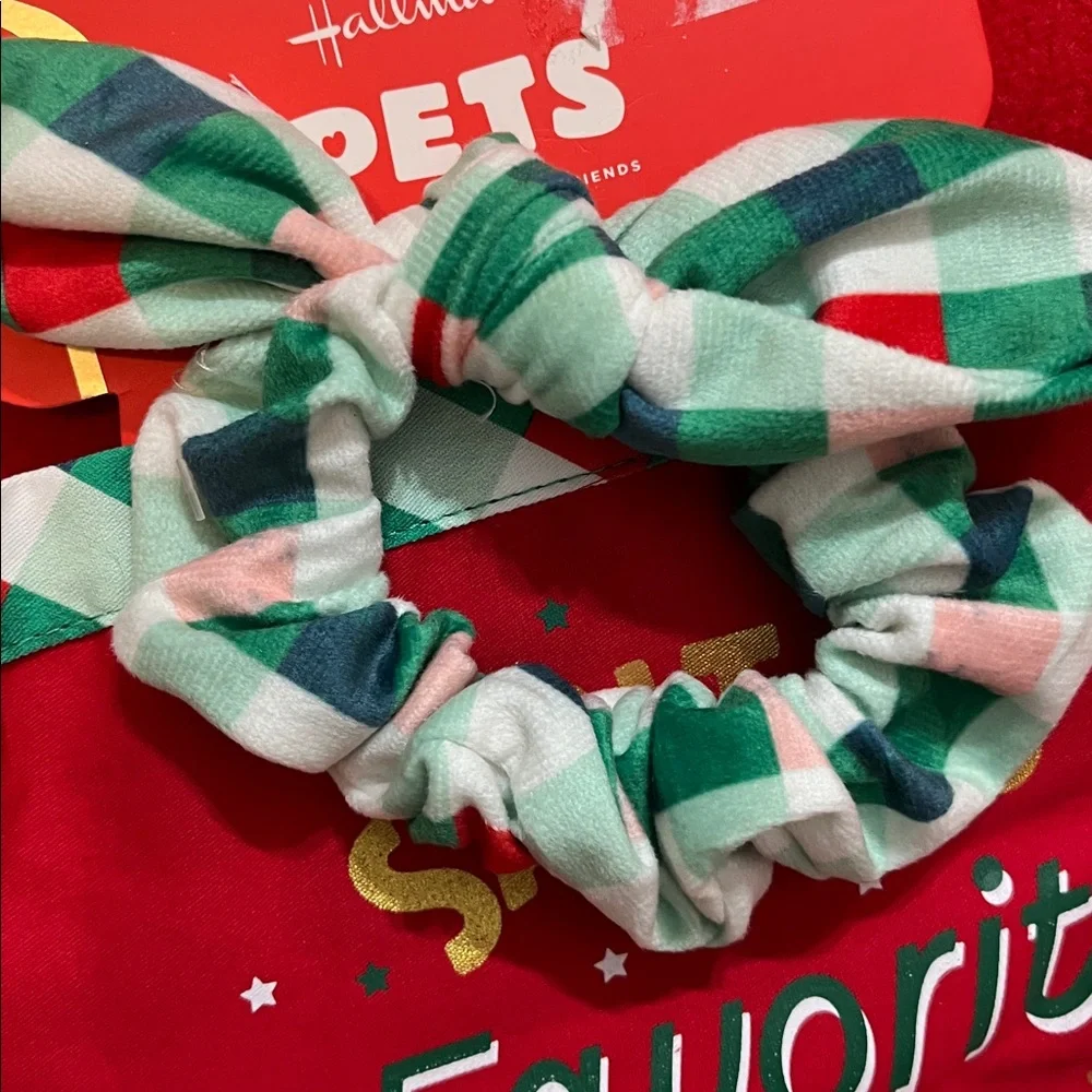 Hallmark Red and Green Pet Bandana with Scrunchie- FOR DOG AND PERSON!!! NWT